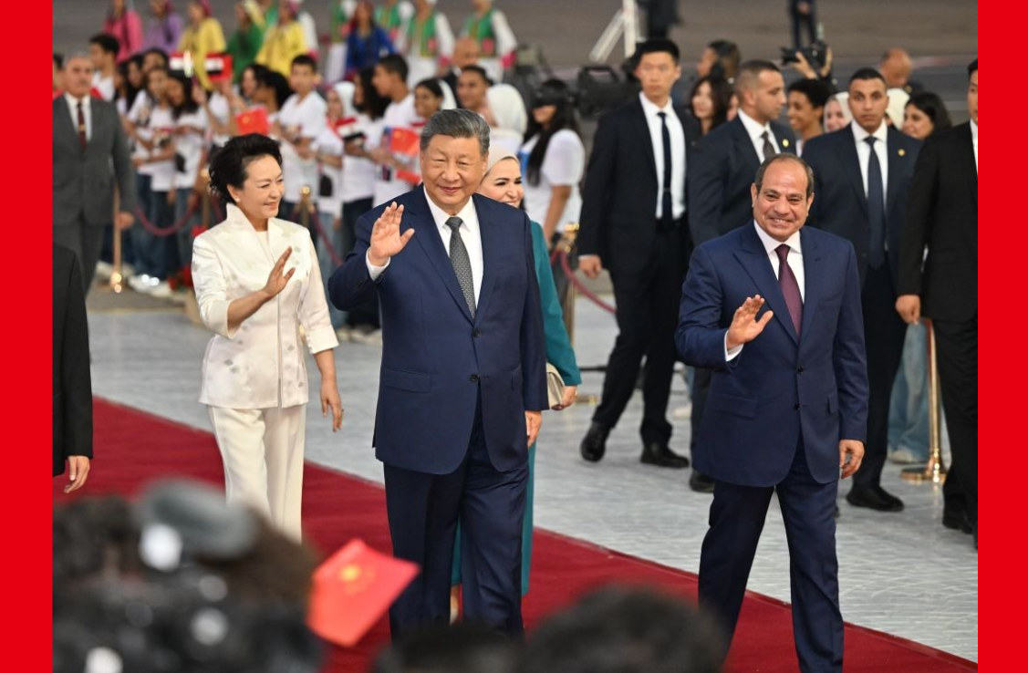习近平抵达开罗对埃及进行国事访问